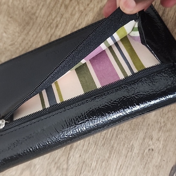 Franklin Covey Black Patent Leather Wallet with Tabs - Picture 10 of 12